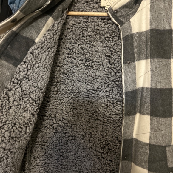 Vest - Picture 2 of 2